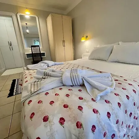 Port Side House Apartment